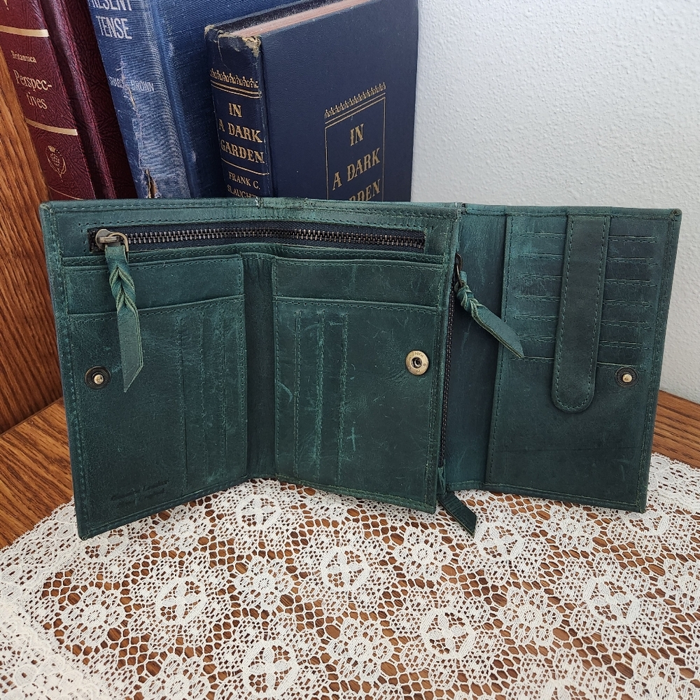 Distressed Embossed Leather Wallet - Picture 15 of 15